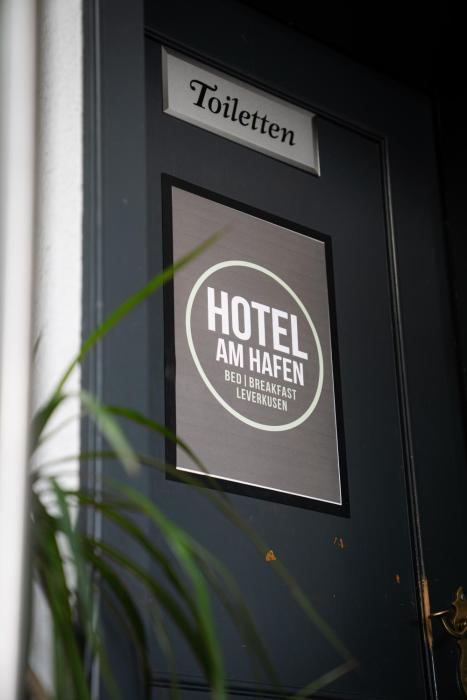 hotel am hafen leverkusen