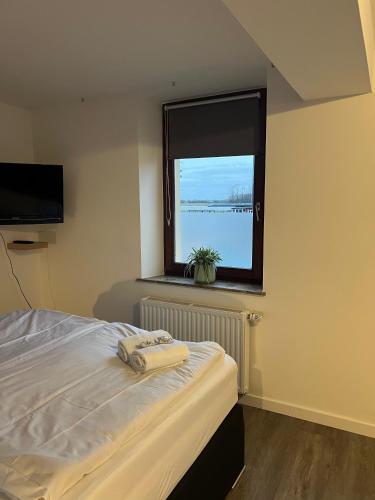 hotel am hafen leverkusen
