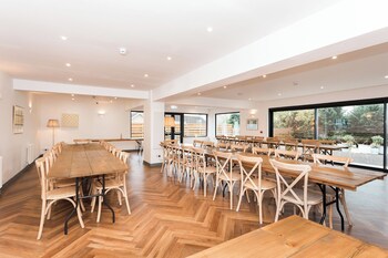 Torr House,,3 star