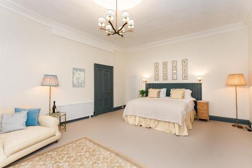 torr house