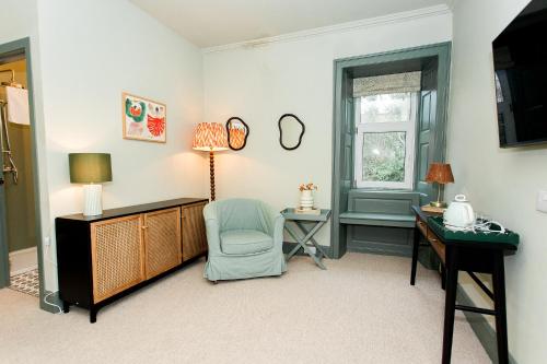 torr house