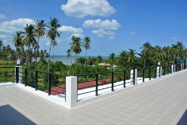 samui natien village