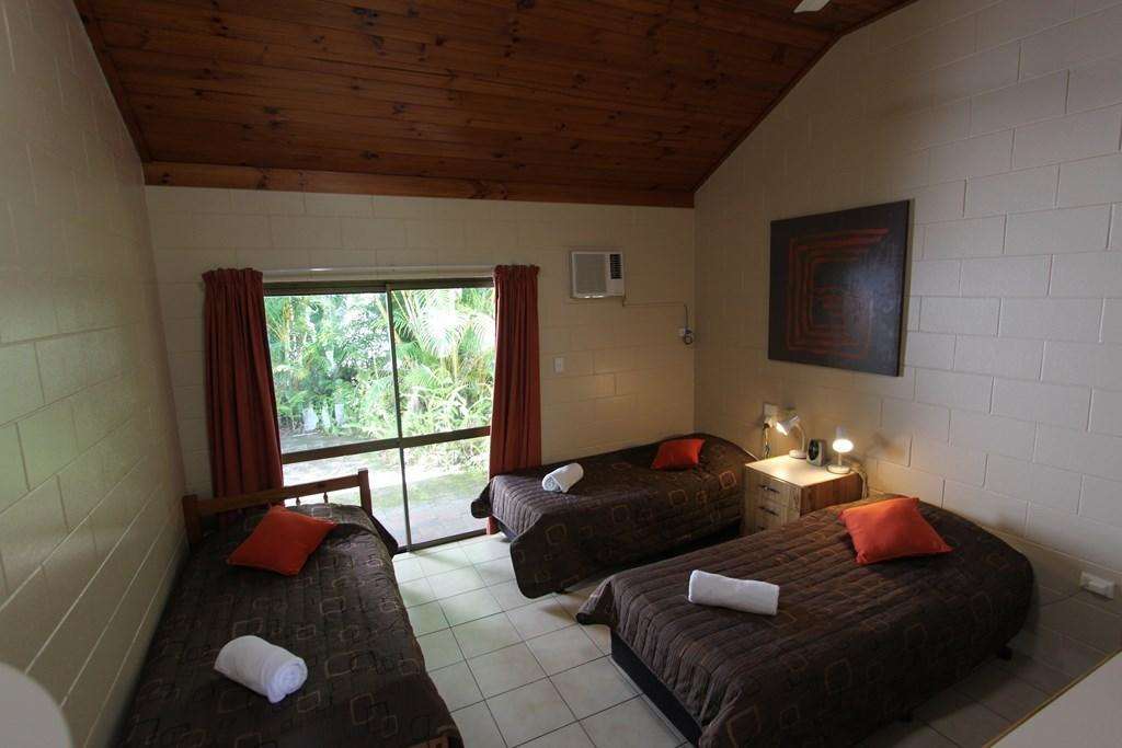 tully motel