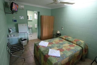 tully motel
