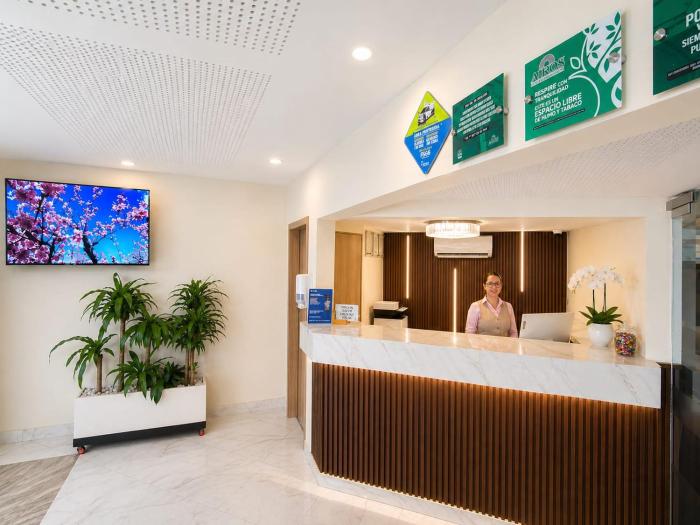 hotel aikos