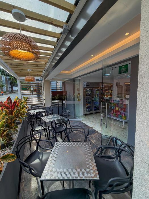 hotel aikos
