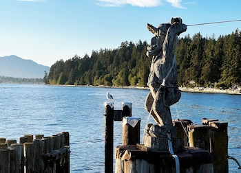 the oceanside a coast hotel