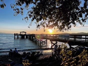 the oceanside a coast hotel