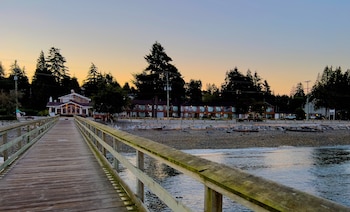 the oceanside a coast hotel