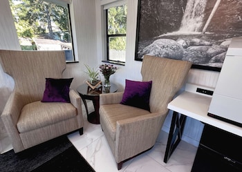 the oceanside a coast hotel