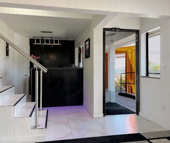 the oceanside a coast hotel