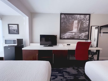 the oceanside a coast hotel