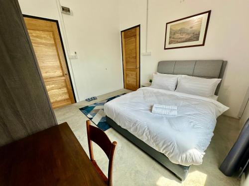 ferringhi inn 51