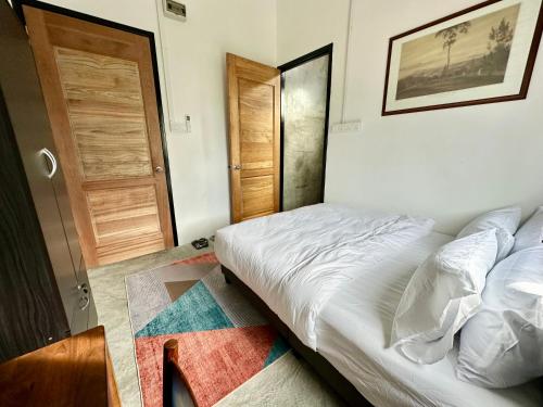ferringhi inn 51