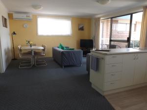 surfside holiday apartments