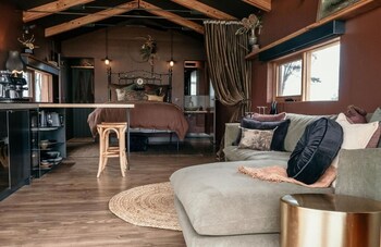 Basalt Retreat,,2 star