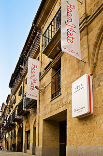 Ikonik Plaza Mercado,Santa Marta De Tormes>>Salamanca,3 star