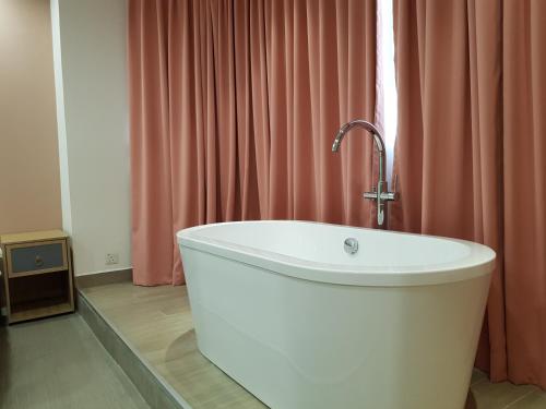 bloommaze boutique hotel klang
