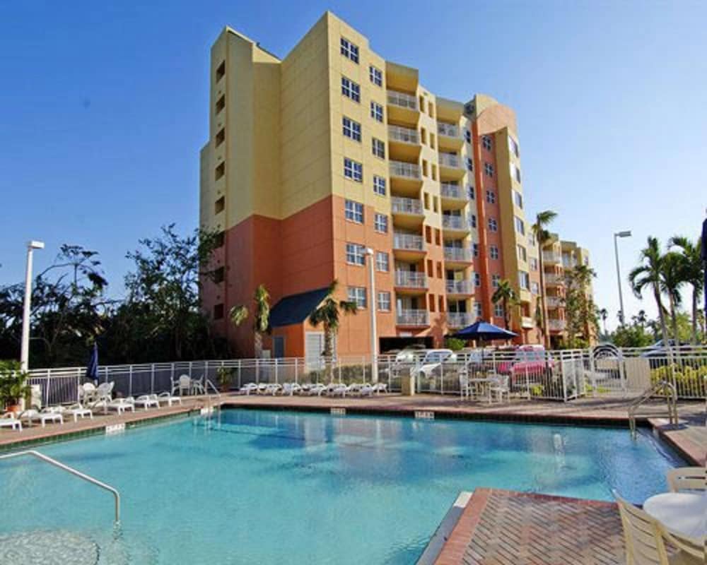 Vacation Village At Bonaventure,16461 Racquet Club Rd,4 star