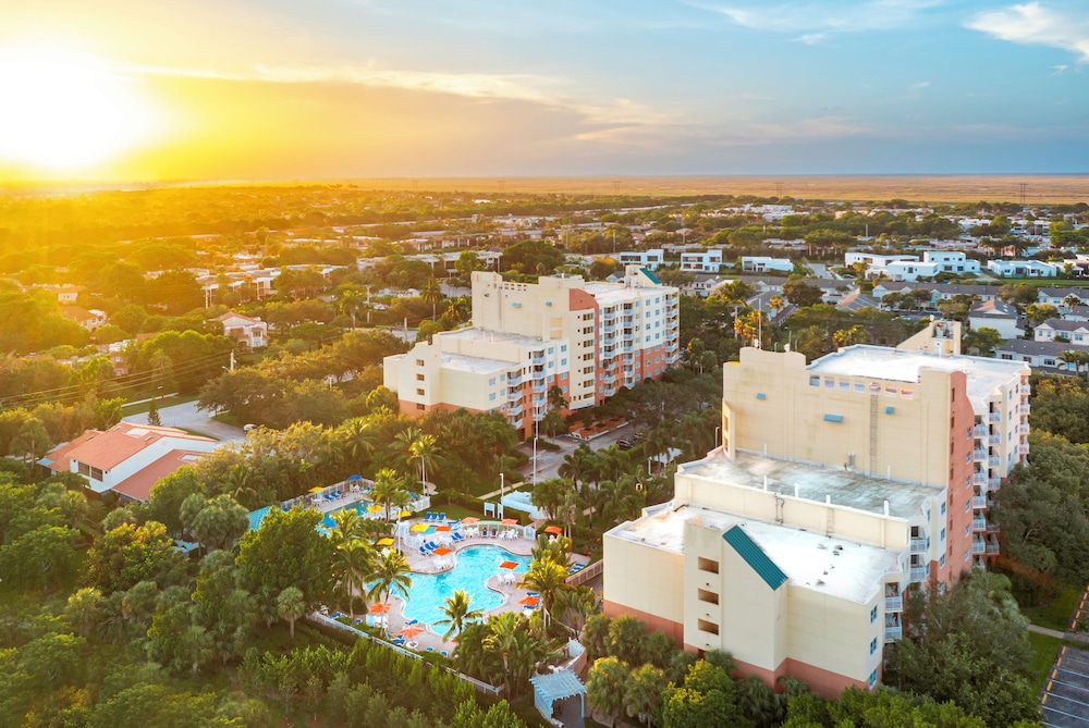 Vacation Village At Bonaventure,16461 Racquet Club Rd,4 star