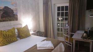 lodge on main guest house