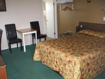 travellers motel