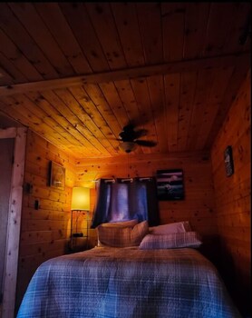 Red Lodge Resort,Little Current>>Assiginack,3 star
