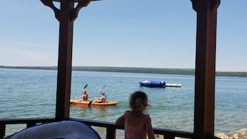 Red Lodge Resort,Little Current>>Assiginack,3 star