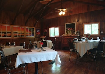Red Lodge Resort,Little Current>>Assiginack,3 star