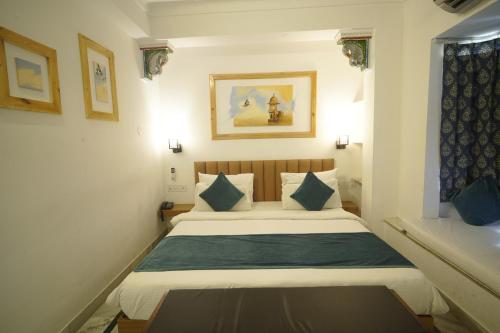 hotel udai niwas