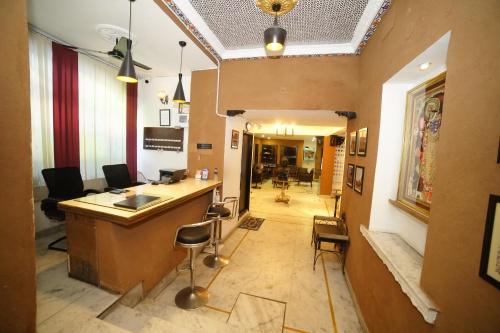 Hotel Udai Niwas,,3 star
