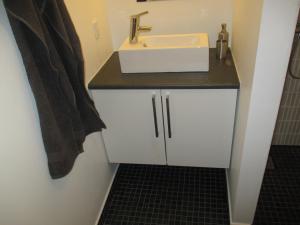 white house hotel apartments