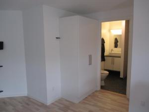 white house hotel apartments