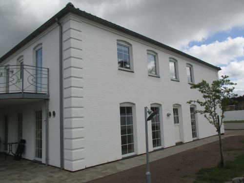 white house hotel apartments