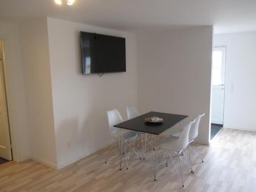 white house hotel apartments