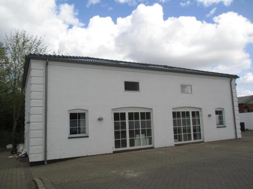 white house hotel apartments