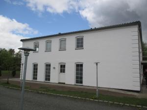 white house hotel apartments