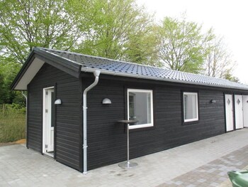 white house hotel apartments