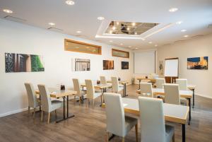 qu hotel trademark collection by wyndham