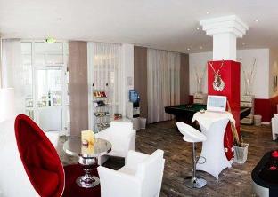 qu hotel trademark collection by wyndham