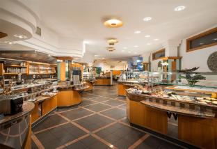 qu hotel trademark collection by wyndham