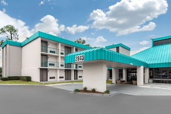 Stay Express Inn & Suites Tyler,,3 star