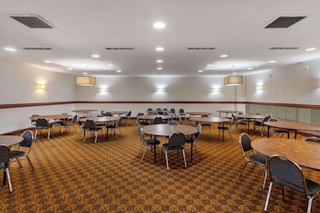 Stay Express Inn & Suites Tyler,,3 star
