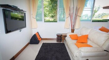 Tharnrarin Villa Suphan Buri,Doem Bang Nang Buat>>Ang Thong,2.5 star