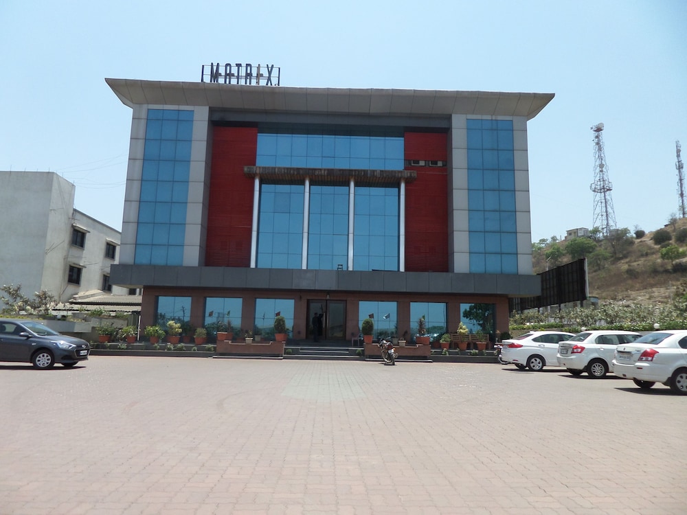 Matrix Inn Business Hotel,Chakan,3 star