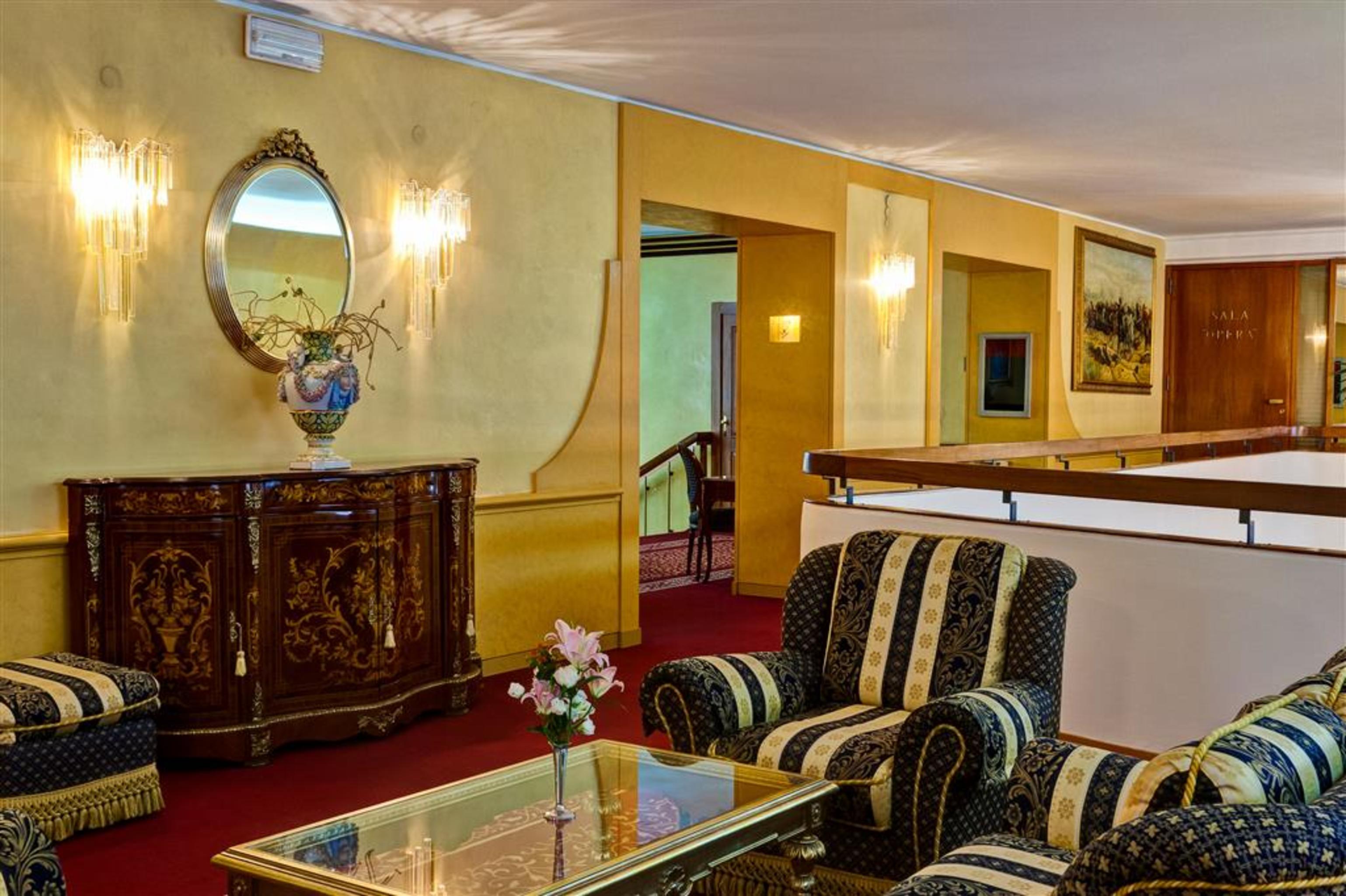 aria palace