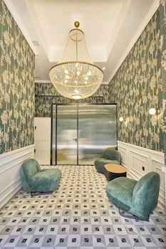 Ermou 99 Intelligent Private Suites,,0 star
