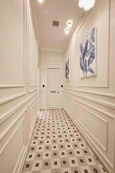 Ermou 99 Intelligent Private Suites,,0 star
