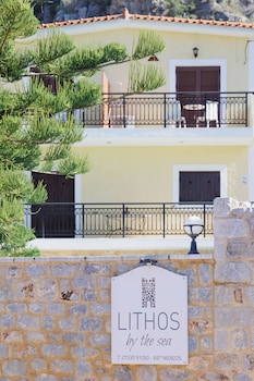 lithos by the sea