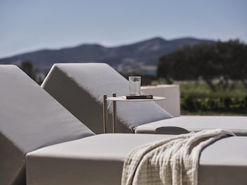 parian chronicle hotel paros destination by hyatt